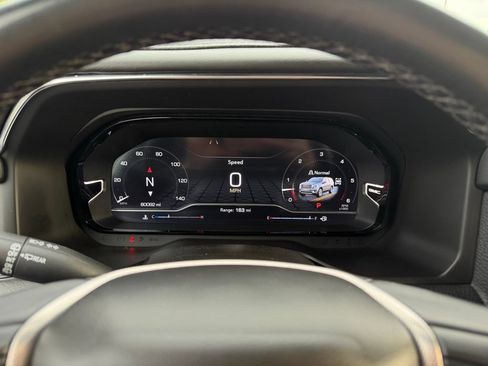 Used 2023 GMC Yukon Denali AWD/4WD image 17