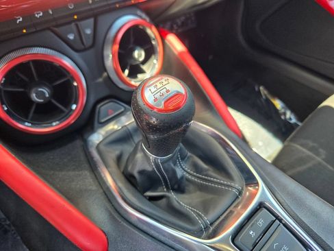 Used 2020 Chevrolet Camaro SS RWD image 14