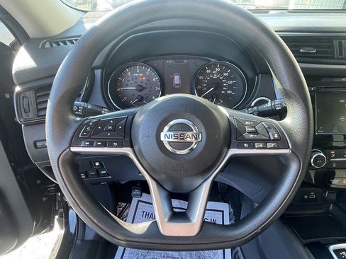 Used 2019 Nissan Rogue SV image 17