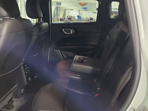 Used 2024 Jeep Compass Trailhawk image 4