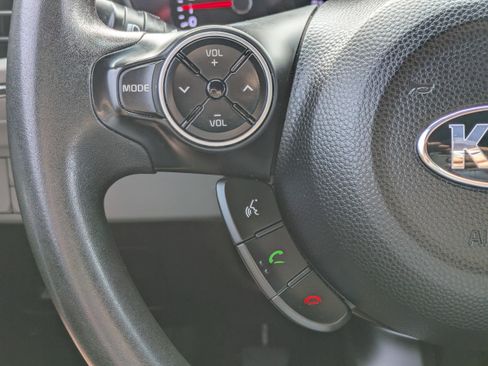 Used 2015 Kia Soul FWD image 19