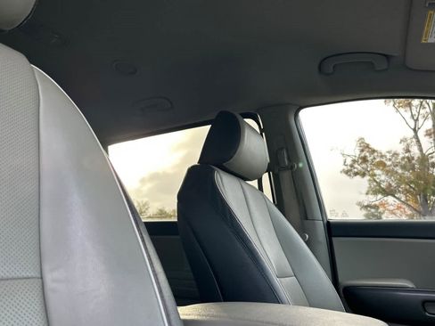 Used 2021 Kia Sedona EX image 18