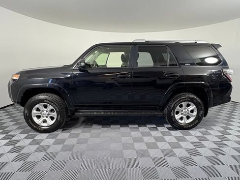 Used 2015 Toyota 4Runner SR5 AWD/4WD image 13