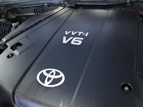 Used 2014 Toyota Tacoma PreRunner w/ SR5 Package image 8