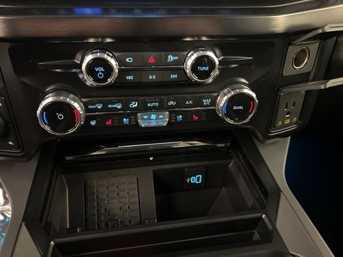 New 2026 Ford F350 Lariat w/ Black Appearance Package image 13