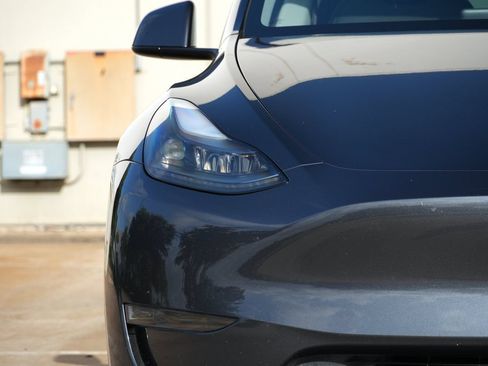 Used 2025 Tesla Model Y Long Range RWD image 22