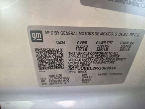 Used 2024 GMC Sierra 1500 AT4 w/ Technology Package AWD/4WD image 6