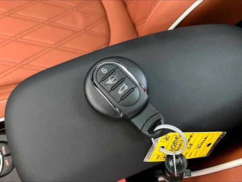 Used 2024 MINI Cooper SE w/ Signature Upholstery Package FWD image 12