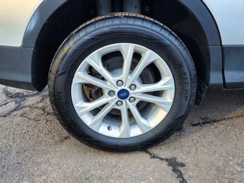 Used 2017 Ford Escape SE w/ Equipment Group 201A image 48