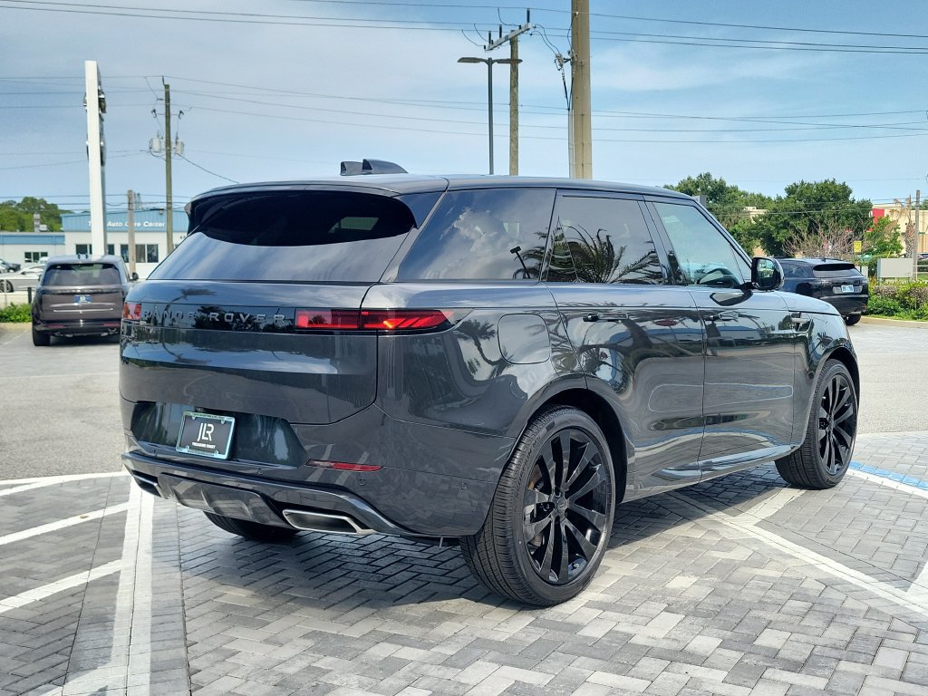 New 2026 Land Rover Range Rover Sport Dynamic SE AWD/4WD image 5