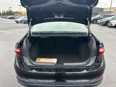 Used 2022 Volkswagen Jetta SE FWD image 22