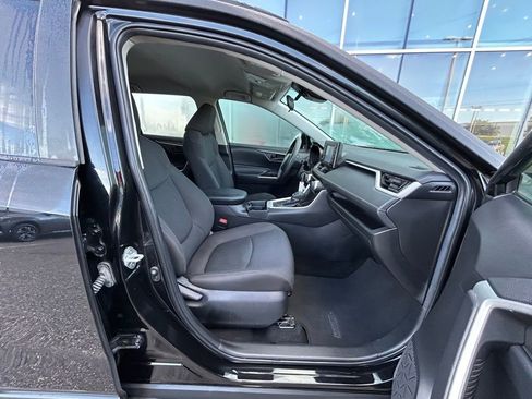 Used 2021 Toyota RAV4 LE image 33