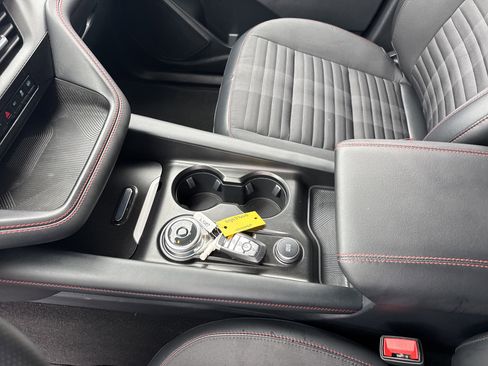 Used 2025 Ford Explorer ST-Line w/ ST-Line Street Pack image 44