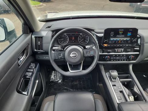 Used 2024 Nissan Pathfinder SL w/ Cargo Package FWD image 12