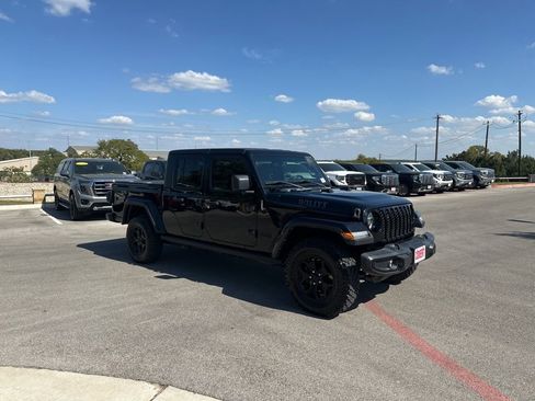 Used 2022 Jeep Gladiator Willys image 1