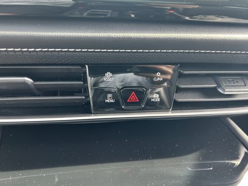 Used 2025 Volkswagen Atlas Cross Sport SEL R-Line image 15