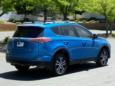 Used 2018 Toyota RAV4 LE w/ All Weather Liner Package FWD image 4