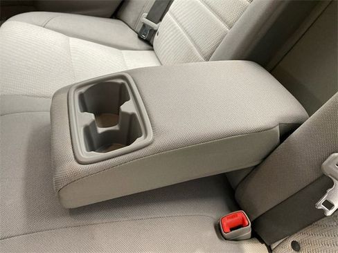 Used 2016 Toyota Camry SE image 12