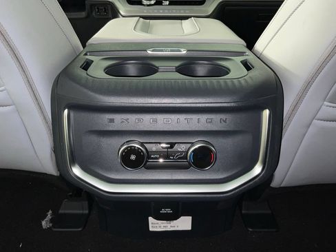New 2026 Ford Expedition Active RWD image 18