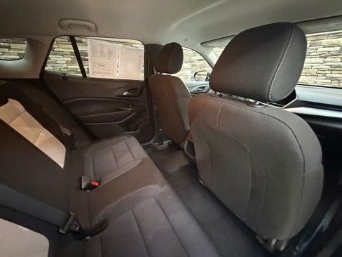 Used 2024 Chevrolet Trax LS w/ LS Convenience Package image 28