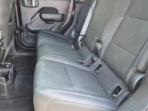 Used 2022 Jeep Gladiator Sport AWD/4WD image 16