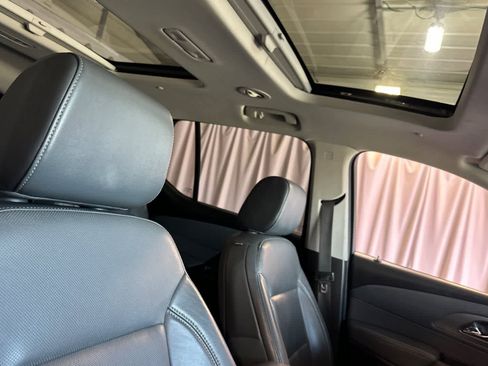 Used 2020 Chevrolet Traverse Premier FWD image 20