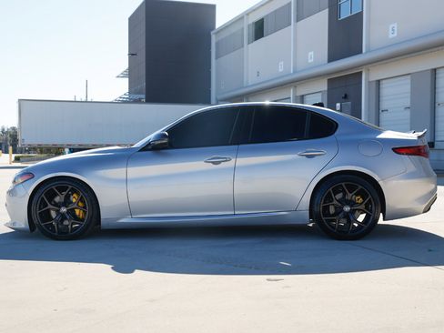 Used 2019 Alfa Romeo Giulia w/ Quick Order Package 22K Sport image 5