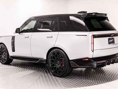 Used 2023 Land Rover Range Rover SE AWD/4WD image 2