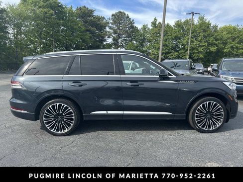 Used 2023 Lincoln Aviator Black Label w/ Class IV Trailer Tow Package AWD/4WD image 8