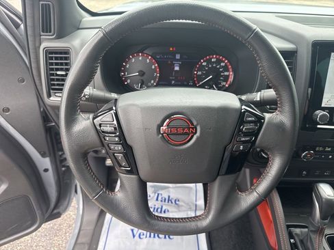 Used 2024 Nissan Frontier PRO-4X w/ Technology Package AWD/4WD image 4