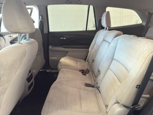 Used 2018 Honda Pilot LX image 28