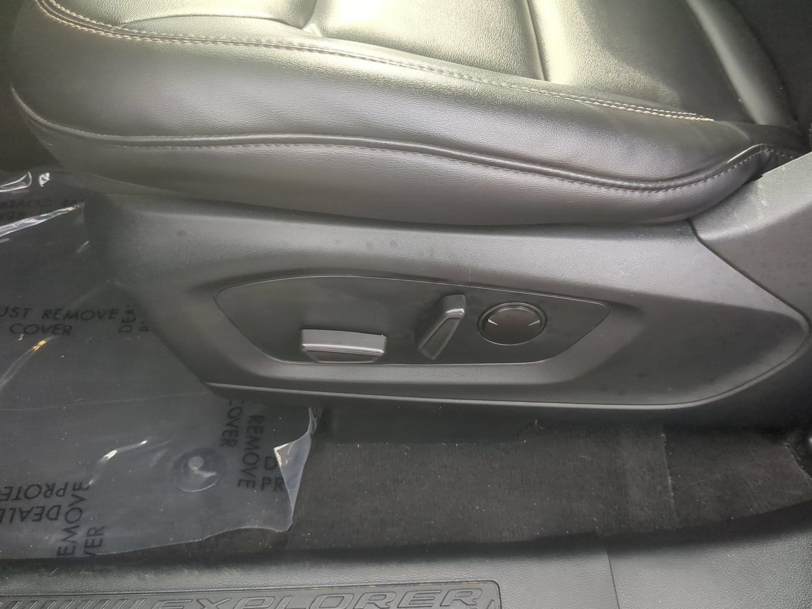 Used 2022 Ford Explorer XLT w/ Equipment Group 202A RWD image 14