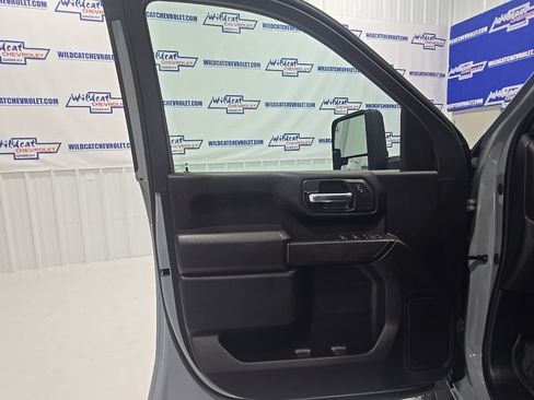 Used 2025 Chevrolet Silverado 2500 Custom w/ Custom Value Package image 13