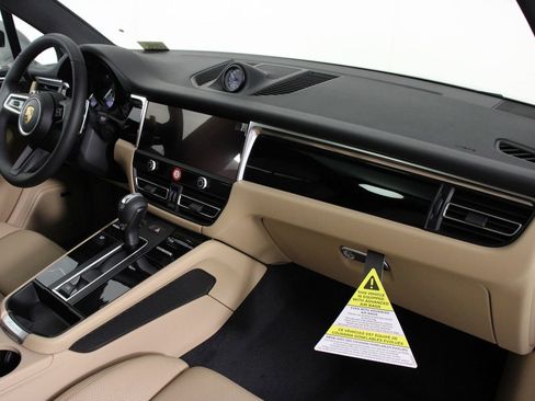 New 2026 Porsche Macan image 15