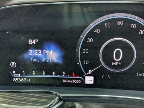 Used 2021 Cadillac Escalade ESV Premium Luxury AWD/4WD image 21