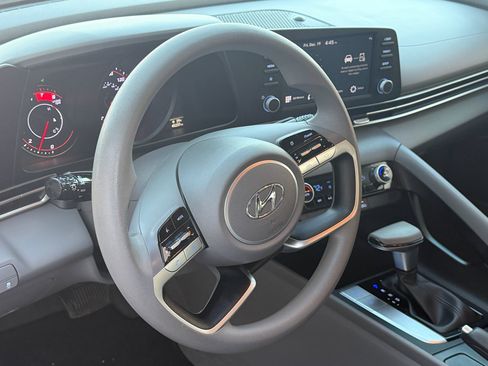 Used 2023 Hyundai Elantra SEL w/ Cargo Package image 11