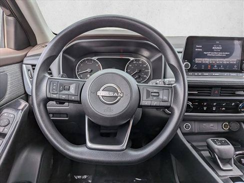 Used 2023 Nissan Rogue S FWD image 13