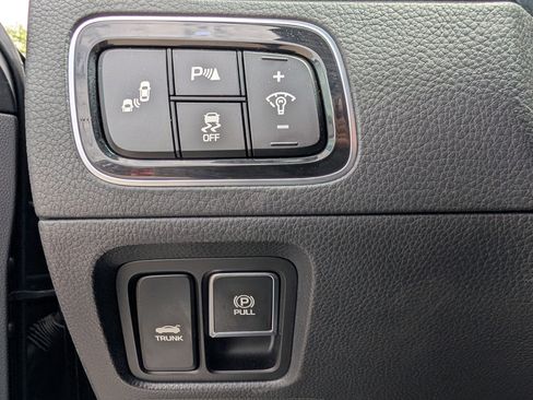 Used 2014 Hyundai Equus Signature RWD image 30