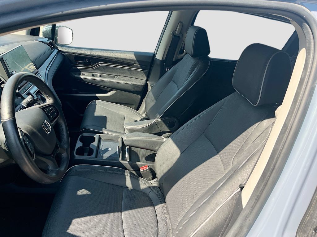 Used 2025 Honda Odyssey Elite image 18