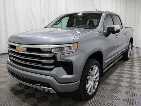 Used 2025 Chevrolet Silverado 1500 High Country image 38