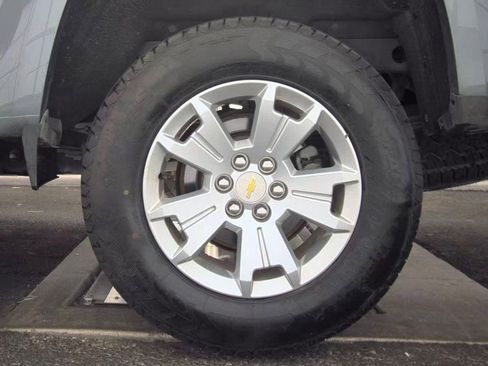 Used 2020 Chevrolet Colorado LT image 12