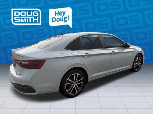 Used 2026 Volkswagen Jetta Sport FWD image 4