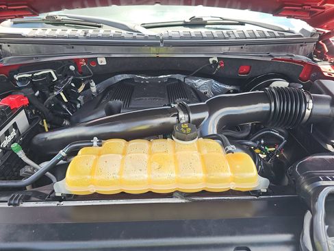 Used 2019 Ford Expedition XLT w/ Equipment Group 202A RWD image 7