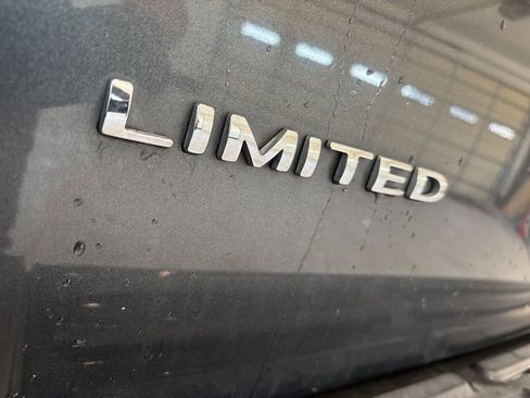 Used 2017 Ford Expedition Limited w/ Equipment Group 301A RWD image 34