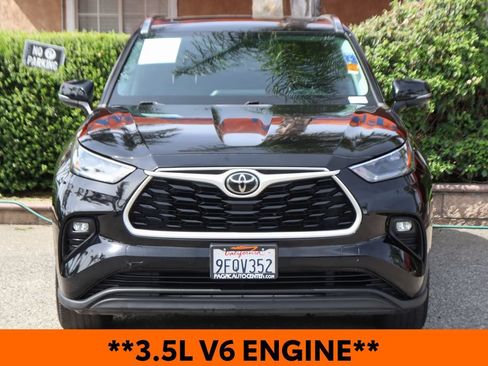 Used 2021 Toyota Highlander XLE AWD/4WD image 3