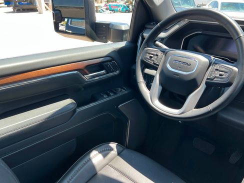 Used 2024 GMC Sierra 3500 Denali w/ Denali Reserve Package AWD/4WD image 11