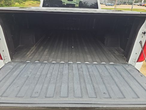 Used 2020 Chevrolet Silverado 1500 RST w/ Bed Protection Package AWD/4WD image 9