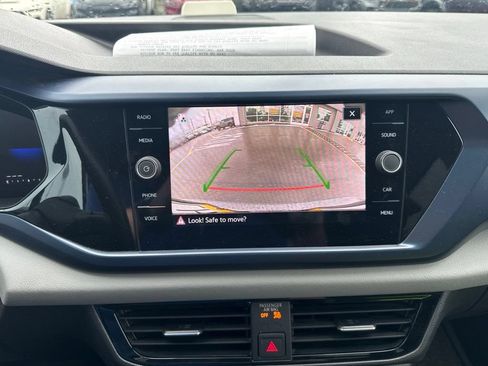Used 2023 Volkswagen Taos SE AWD/4WD image 16
