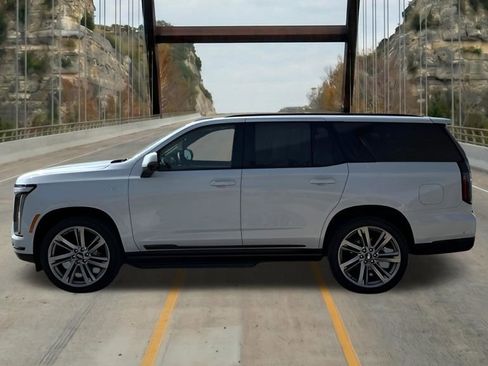 New 2026 Cadillac Escalade Platinum Sport w/ LPO, Floor Liner Package image 5