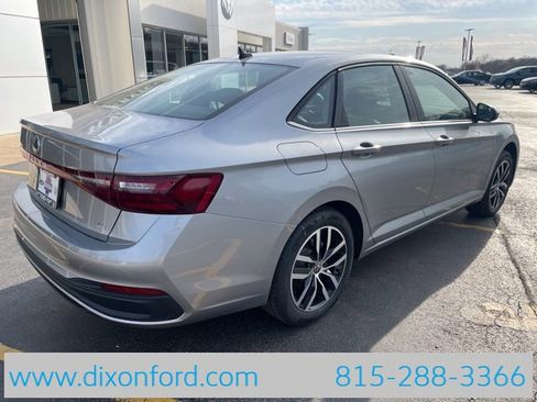 New 2025 Volkswagen Jetta SE image 7